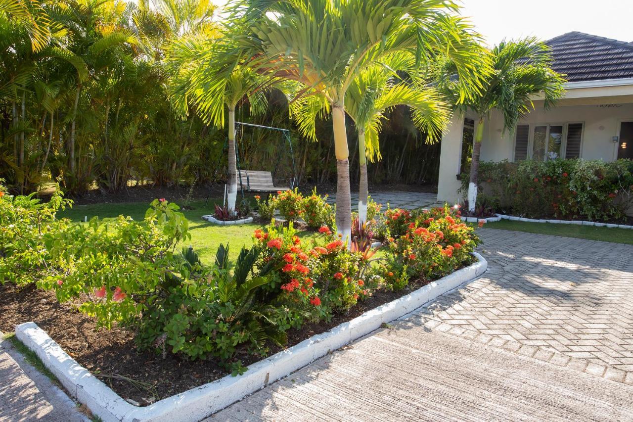 Nature'S Choice Home Richmond Palms, Jamaica ภายนอก รูปภาพ